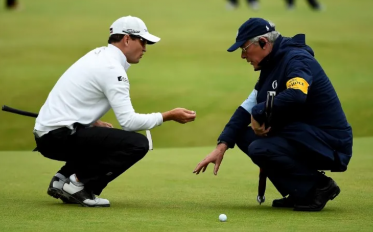 | Foto: https://sotapar.com/arbitros-en-golf-tus-grandes-aliados/