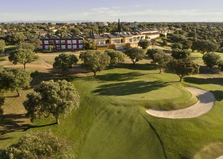 | Foto: https://www.ruta365.es/en/campos/salamanca-golf-country-club-recorrido-zarapicos/