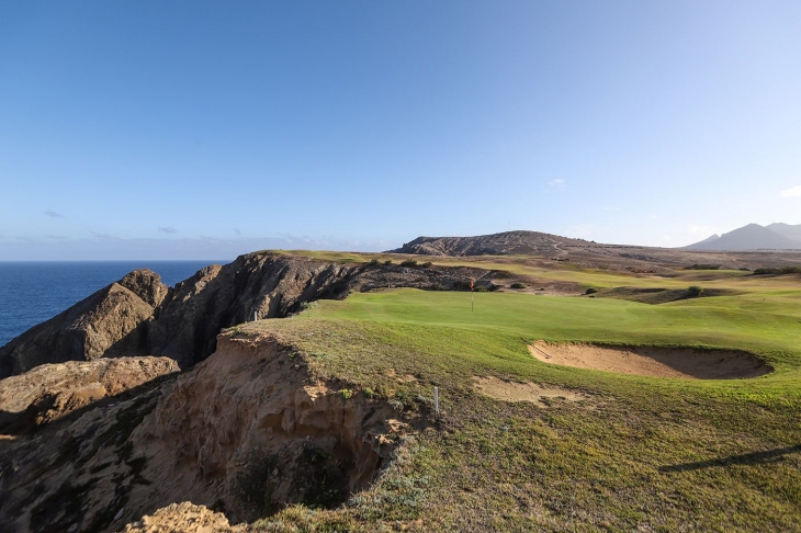 | Foto: https://www.golfinmadeira.com/courses/porto-santo-golf.html