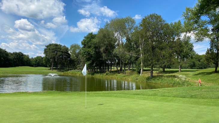| Foto: https://www.greenpassgolf.net/golf-club/295-la-pinetina-golf-club.html