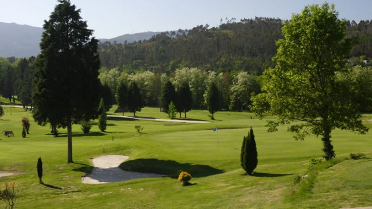 | Foto: https://www.balneariomondariz.es/golf/nuestro-campo