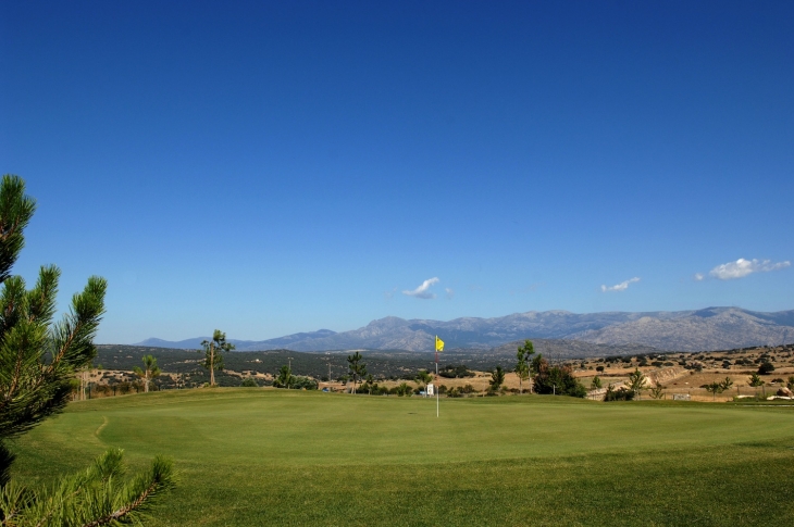 | Foto: https://fedgolfmadrid.com/club/CMD9